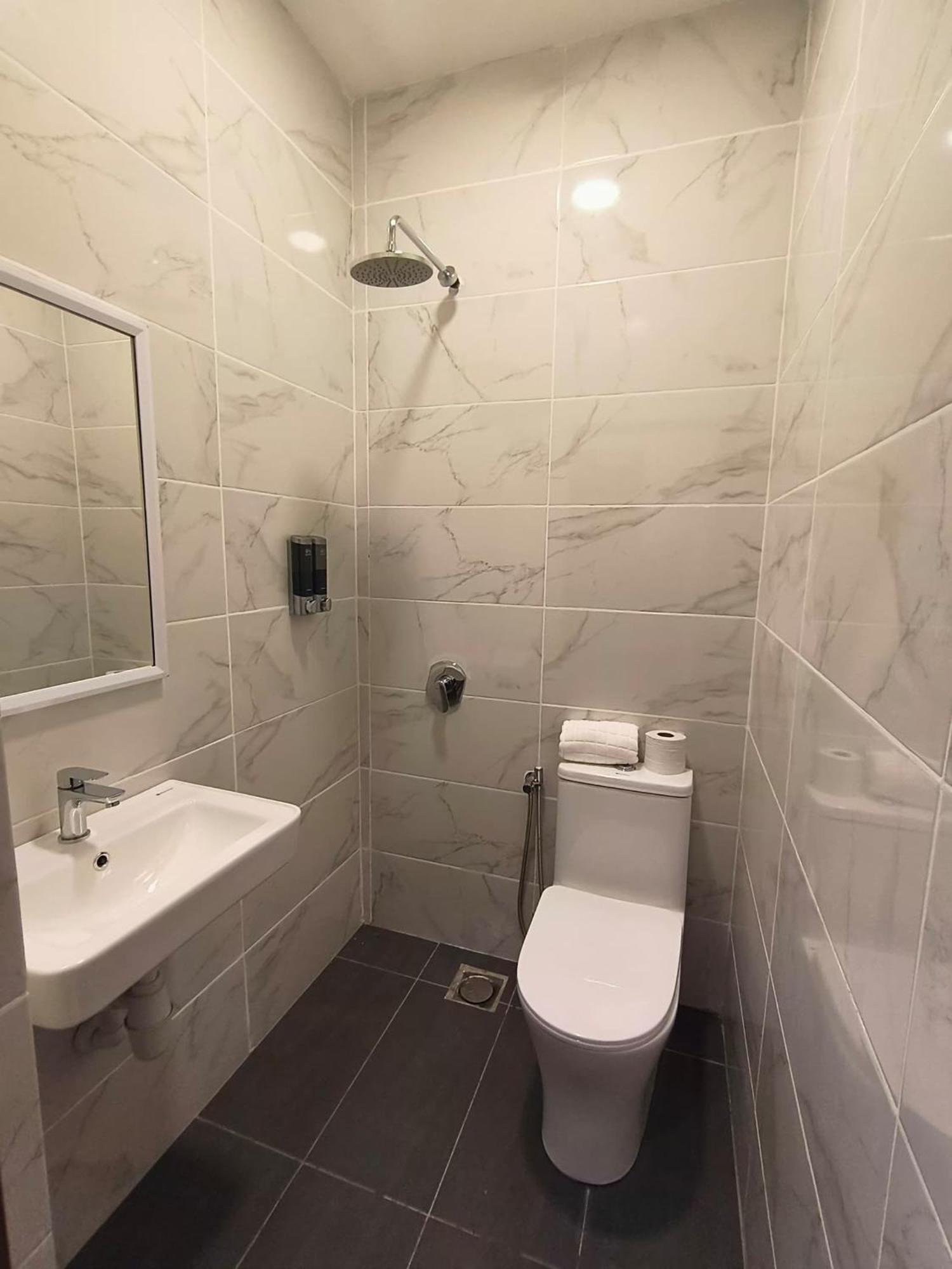 Red'S Hotel Bintulu Ngoại thất bức ảnh