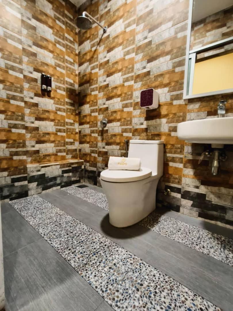 Red'S Hotel Bintulu Ngoại thất bức ảnh
